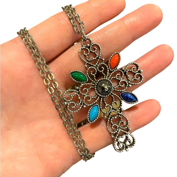 Vintage 1970s Avone silver finish faux stone ornate filagree cross necklace - Picture 2 of 6